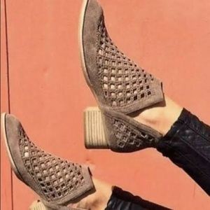 Jeffrey campbell Taggart Taupe shoes